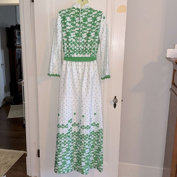 Vintage 60s/70s Howard Wolf Green & White Flower Power Hostess Maxi Dress - Picture 6 of 12